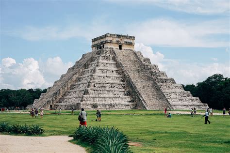 Sự Kiện Nổi Bật Của Chichen Itza: Sự Trỗi Dậy Của Một Tầm Vực Chùa Chaya và Cuộc Cách Mạng Văn Hóa Maya